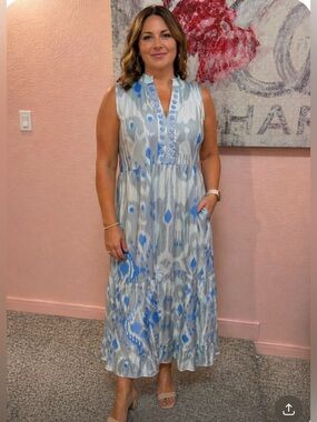 Sheridan French Sleeveless Blue and Gray Printed Midi Dress with Beaded Neck